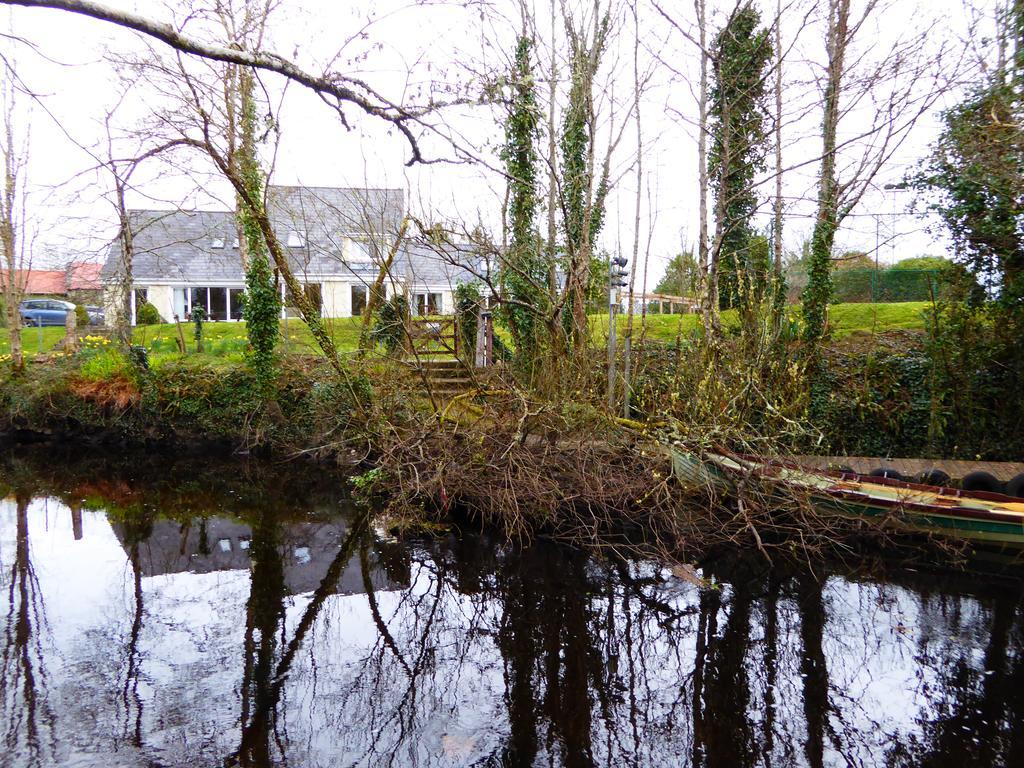 Camillaun Lodge With Lough Corrib Boat Hire Oughterard Eksteriør billede