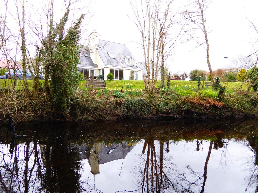 Camillaun Lodge With Lough Corrib Boat Hire Oughterard Eksteriør billede