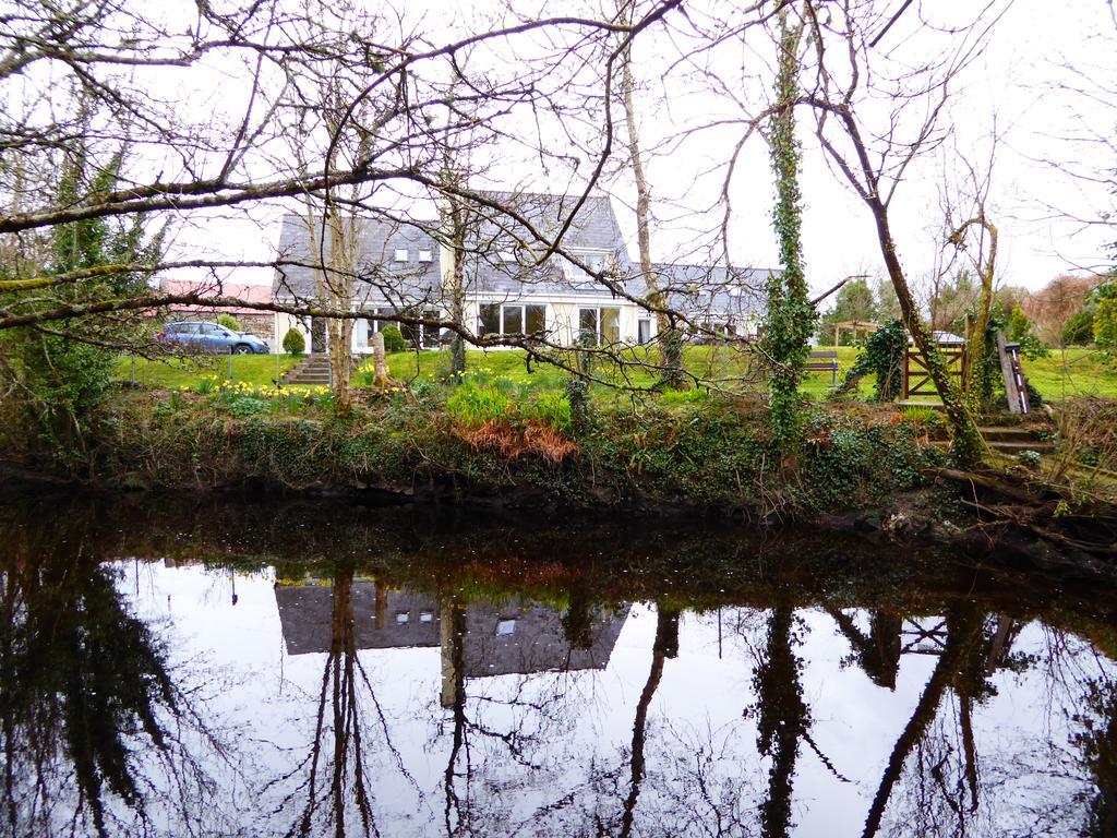 Camillaun Lodge With Lough Corrib Boat Hire Oughterard Eksteriør billede