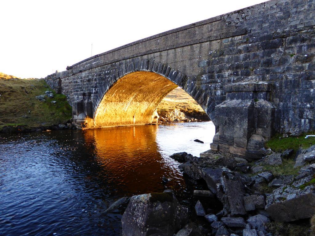 Camillaun Lodge With Lough Corrib Boat Hire Oughterard Eksteriør billede