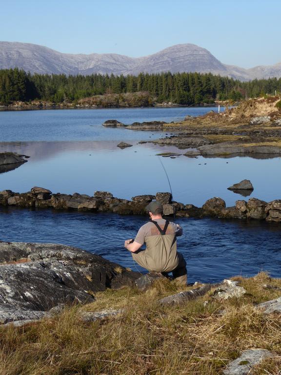 Camillaun Lodge With Lough Corrib Boat Hire Oughterard Eksteriør billede