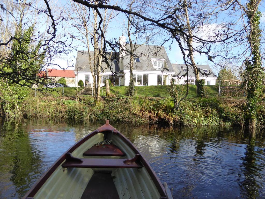 Camillaun Lodge With Lough Corrib Boat Hire Oughterard Eksteriør billede