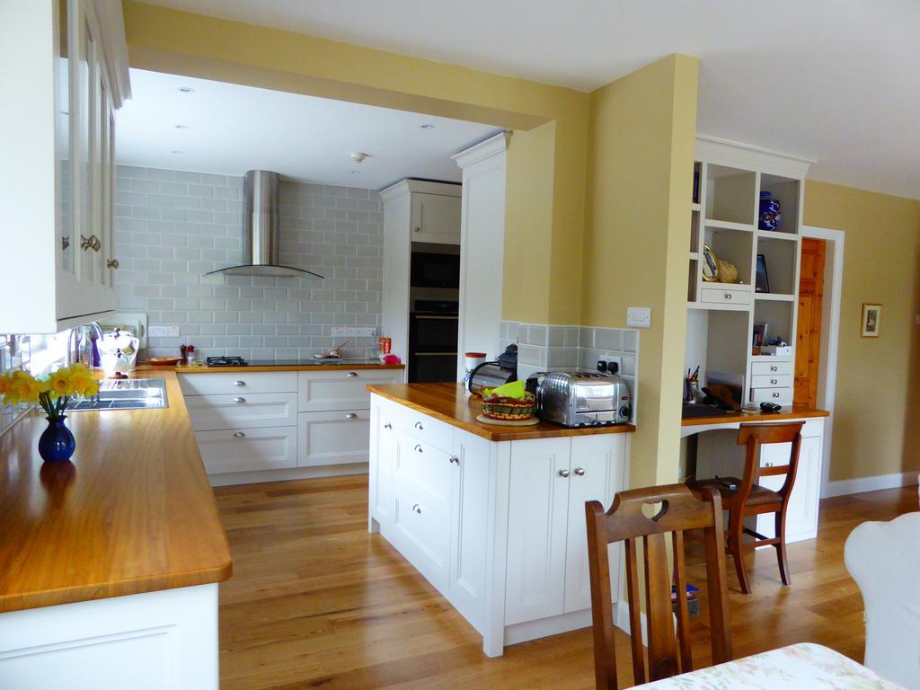 Camillaun Lodge With Lough Corrib Boat Hire Oughterard Eksteriør billede