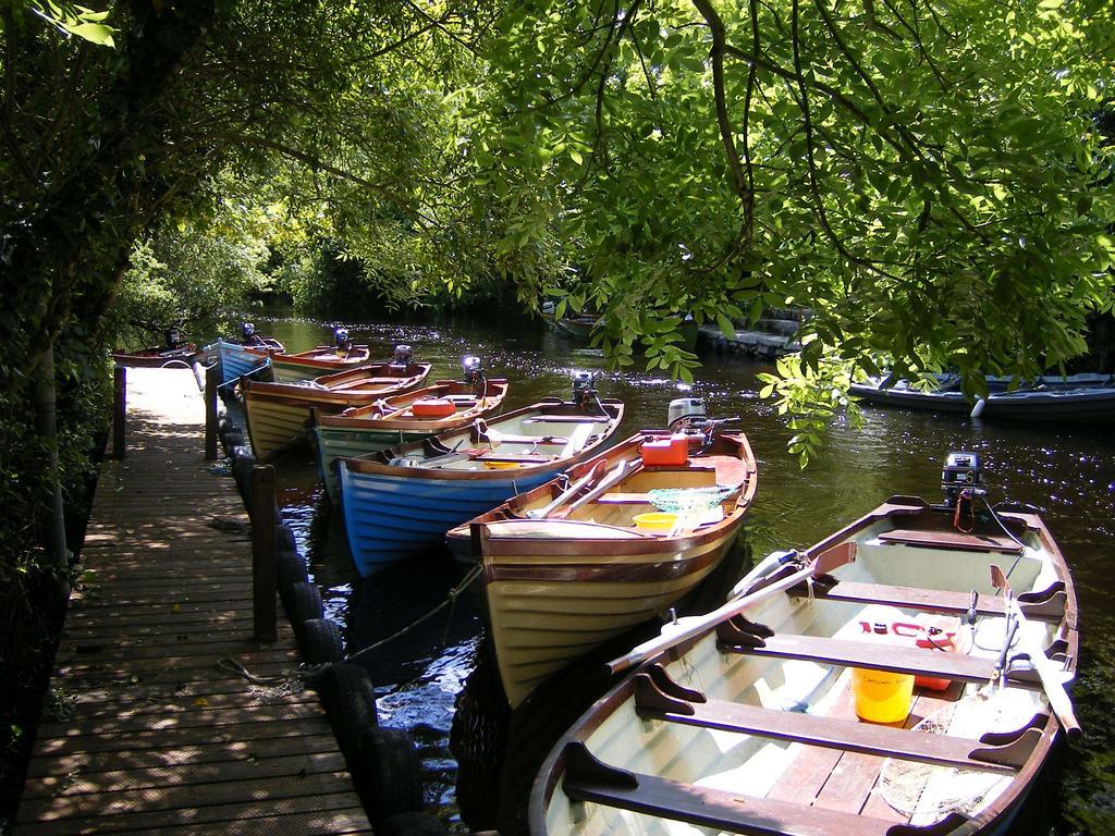 Camillaun Lodge With Lough Corrib Boat Hire Oughterard Eksteriør billede