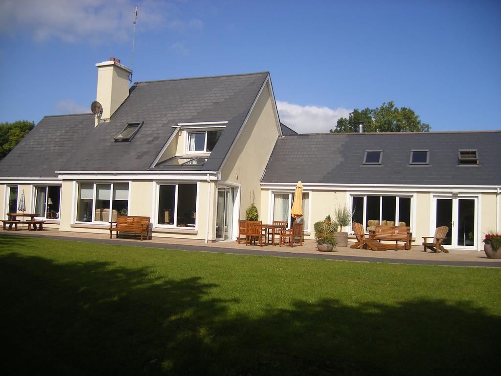 Camillaun Lodge With Lough Corrib Boat Hire Oughterard Eksteriør billede