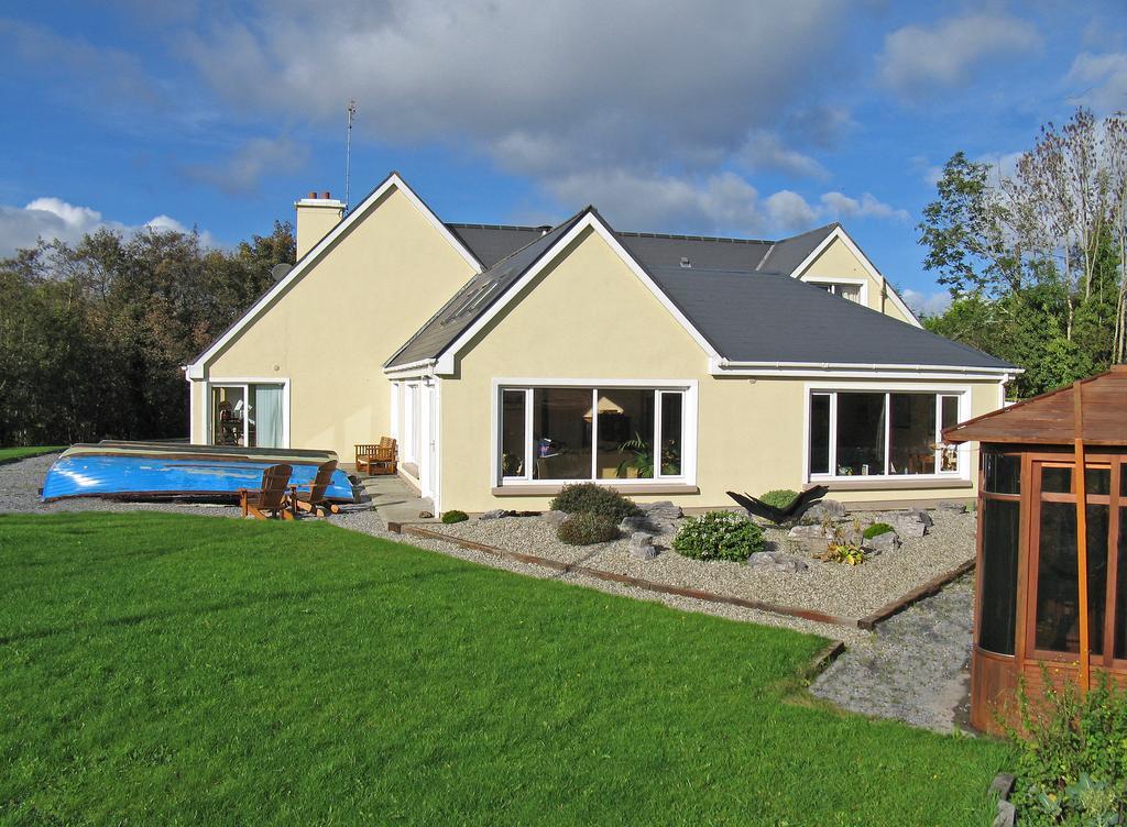 Camillaun Lodge With Lough Corrib Boat Hire Oughterard Eksteriør billede