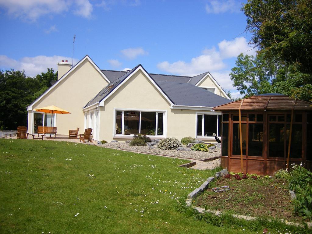 Camillaun Lodge With Lough Corrib Boat Hire Oughterard Eksteriør billede