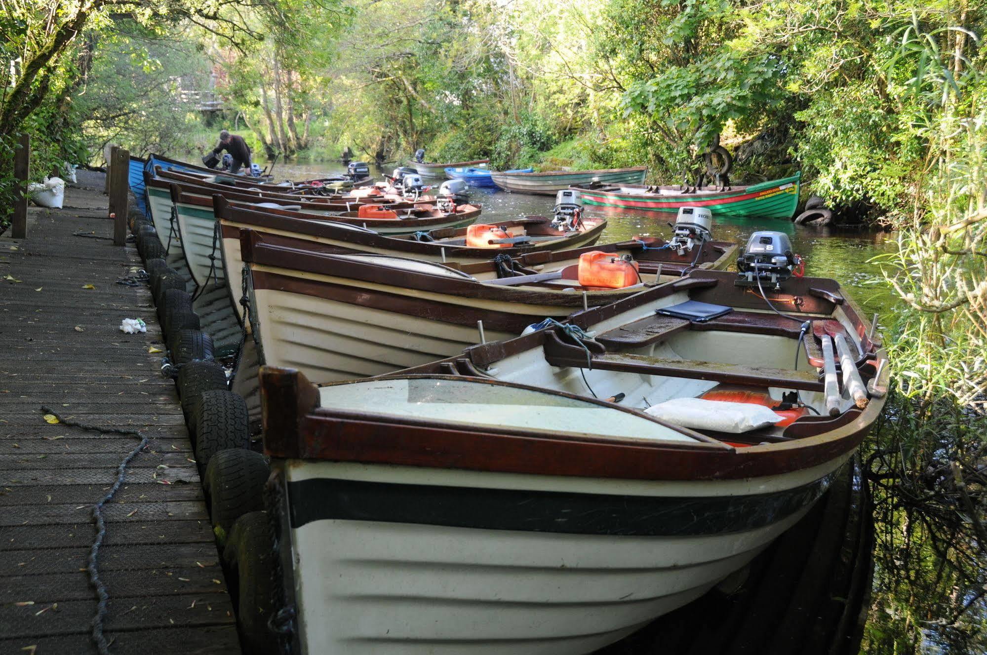 Camillaun Lodge With Lough Corrib Boat Hire Oughterard Eksteriør billede