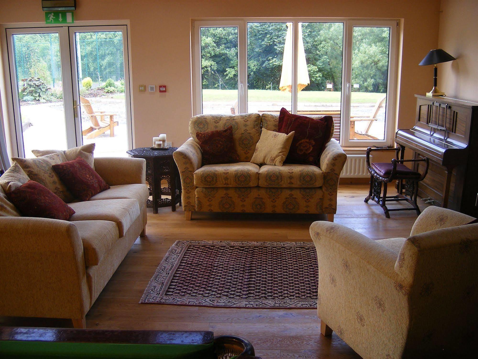 Camillaun Lodge With Lough Corrib Boat Hire Oughterard Eksteriør billede