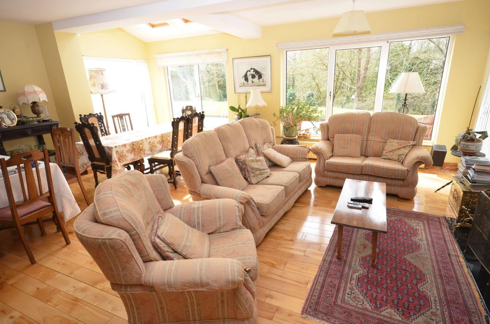 Camillaun Lodge With Lough Corrib Boat Hire Oughterard Eksteriør billede